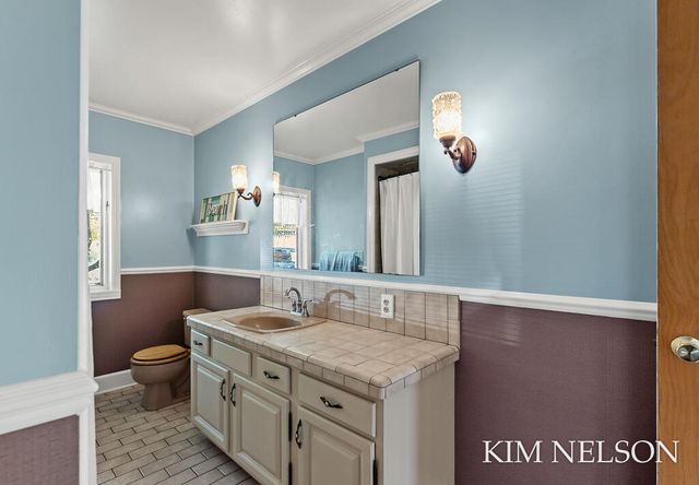 925 S Lake Street, Whitehall, MI 49461