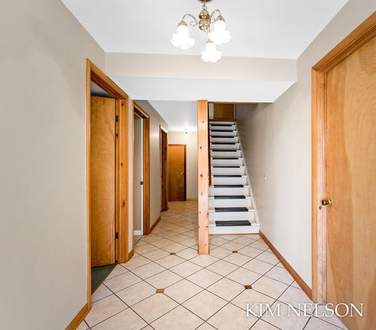 925 S Lake Street, Whitehall, MI 49461