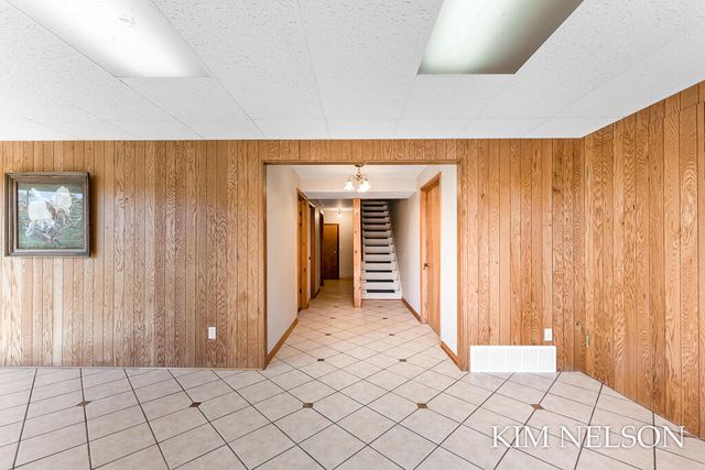925 S Lake Street, Whitehall, MI 49461