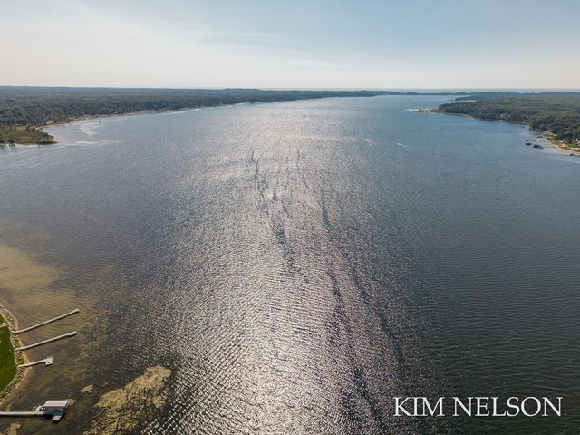 925 S Lake Street, Whitehall, MI 49461