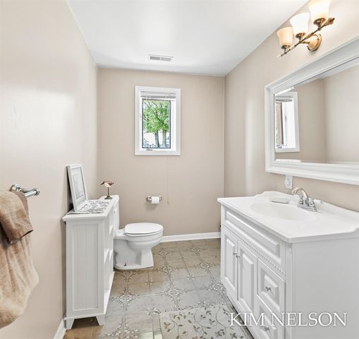 925 S Lake Street, Whitehall, MI 49461