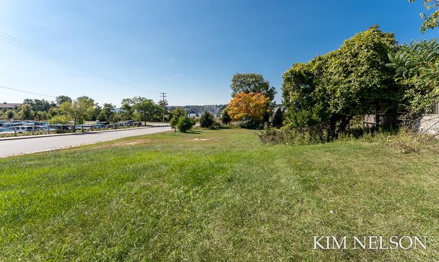925 S Lake Street, Whitehall, MI 49461