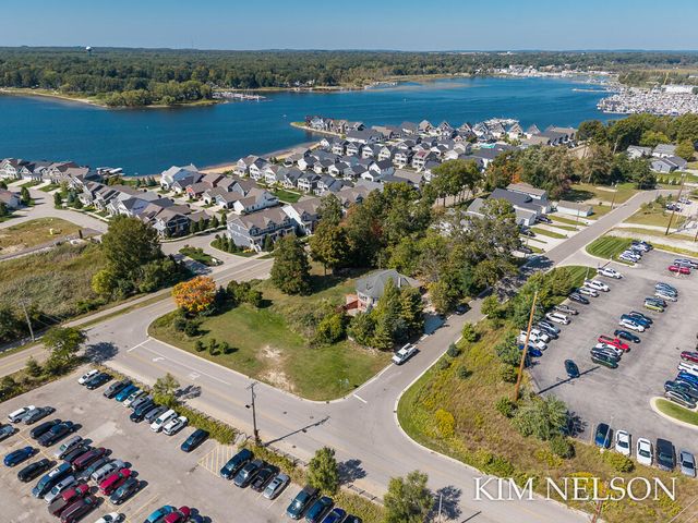 925 S Lake Street, Whitehall, MI 49461