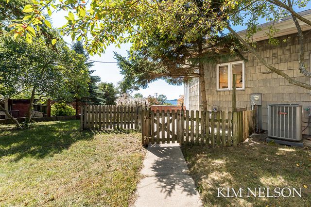 925 S Lake Street, Whitehall, MI 49461