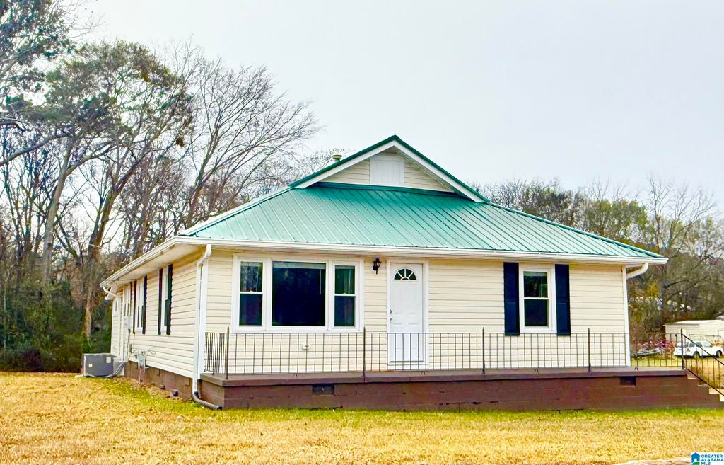 221 W LADIGA STREET, Piedmont, AL 36272