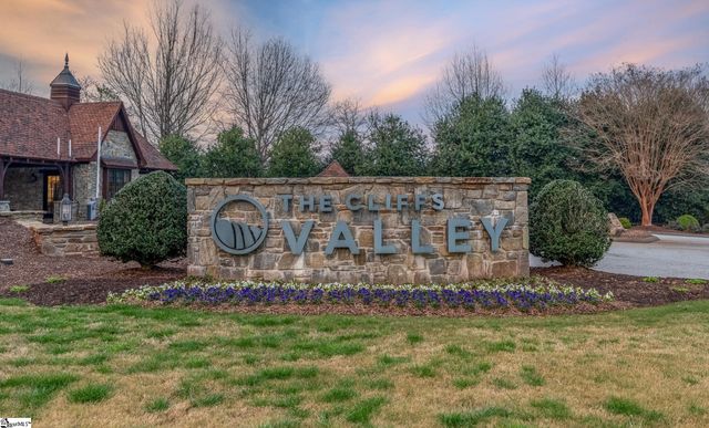 901 Mountain Summit Road, Travelers Rest, SC 29690