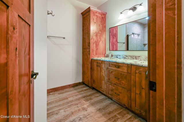 273 Paradise Valley Rd, Bonners Ferry, ID 83805