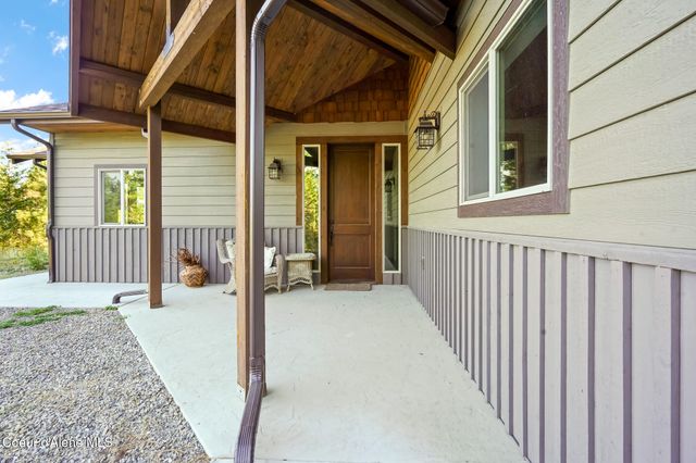 273 Paradise Valley Rd, Bonners Ferry, ID 83805