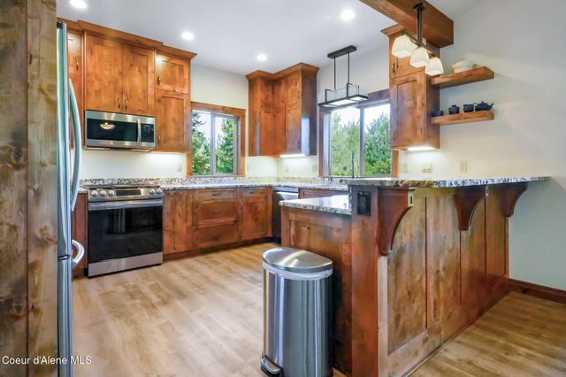 273 Paradise Valley Rd, Bonners Ferry, ID 83805