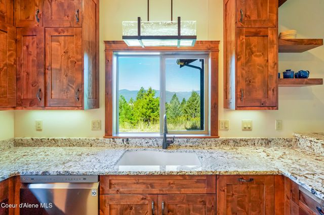 273 Paradise Valley Rd, Bonners Ferry, ID 83805