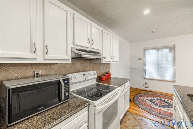 1989 Airy Cir, Henrico, VA 23238