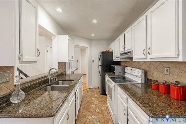 1989 Airy Cir, Henrico, VA 23238