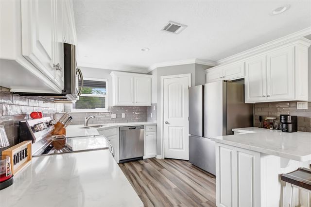 11123 Maple Street, Cleveland, TX 77328