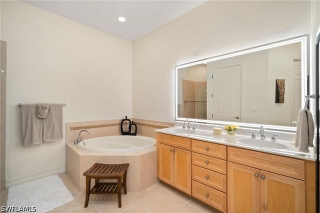 8519 Chase Preserve DR, Naples, FL 34113