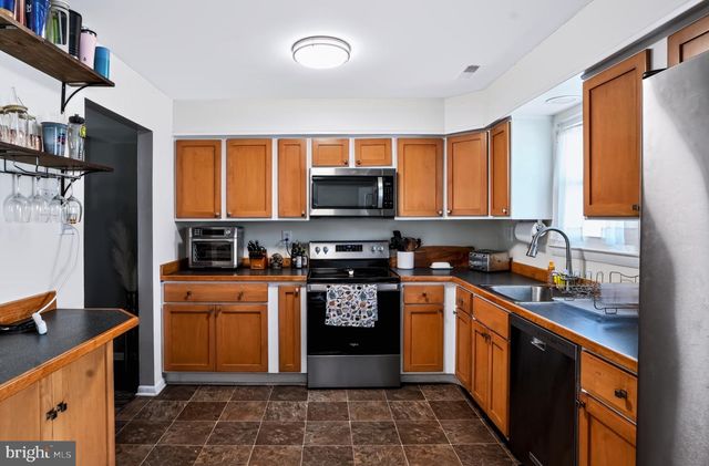 120 CALDERWOOD LN, Mount Laurel, NJ 08054