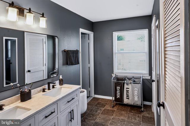 120 CALDERWOOD LN, Mount Laurel, NJ 08054