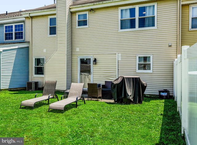 120 CALDERWOOD LN, Mount Laurel, NJ 08054