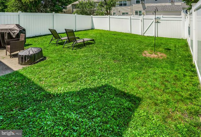 120 CALDERWOOD LN, Mount Laurel, NJ 08054