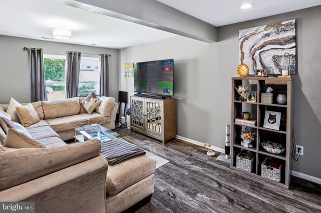 120 CALDERWOOD LN, Mount Laurel, NJ 08054