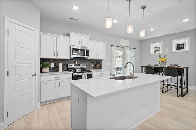 1405 Dan Brown Dr, Clarksville, TN 37042
