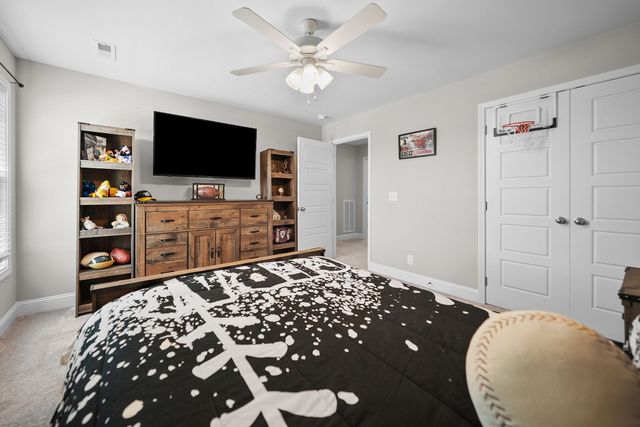 1405 Dan Brown Dr, Clarksville, TN 37042
