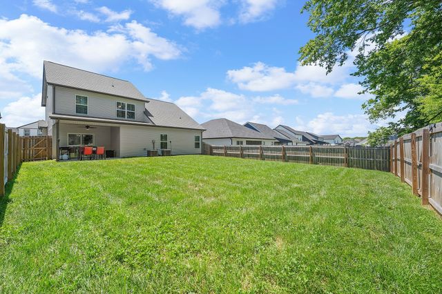 1405 Dan Brown Dr, Clarksville, TN 37042