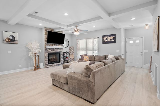 1405 Dan Brown Dr, Clarksville, TN 37042
