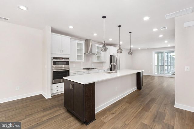 20800 CLOONGEE TER, Dulles, VA 20166