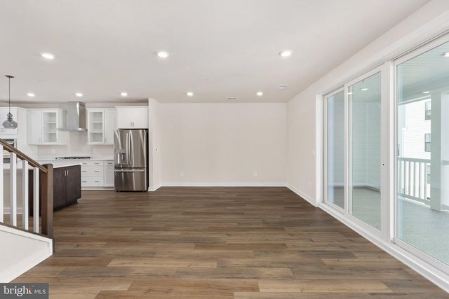 20800 CLOONGEE TER, Dulles, VA 20166