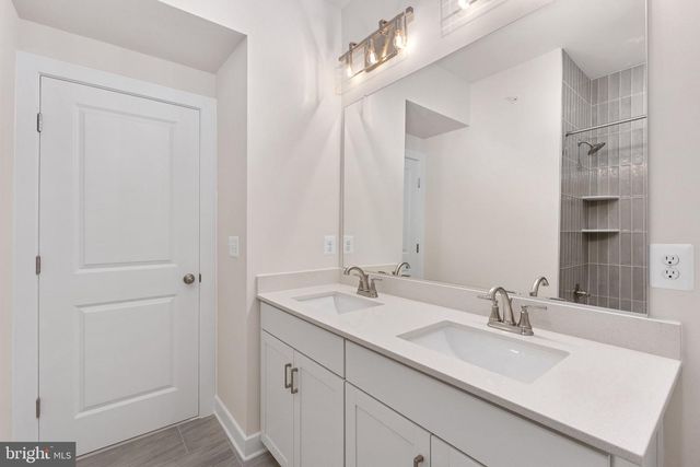 20800 CLOONGEE TER, Dulles, VA 20166