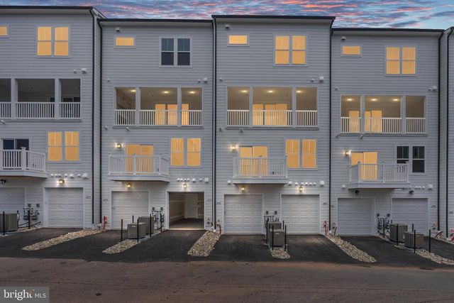 20800 CLOONGEE TER, Dulles, VA 20166