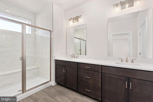 20800 CLOONGEE TER, Dulles, VA 20166