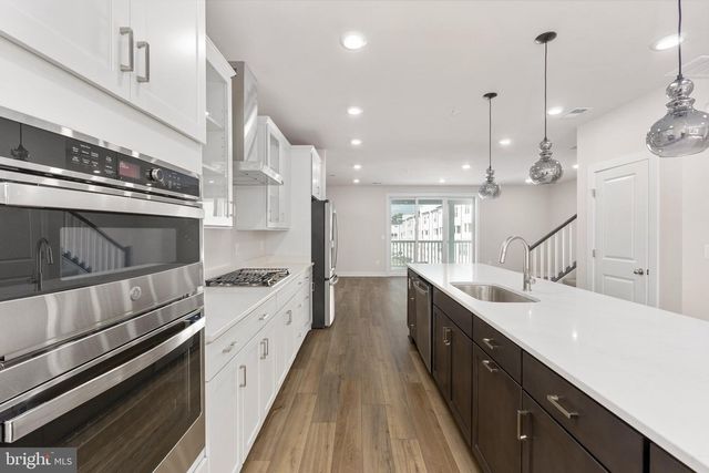 20800 CLOONGEE TER, Dulles, VA 20166