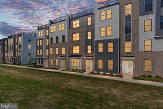 20800 CLOONGEE TER, Dulles, VA 20166