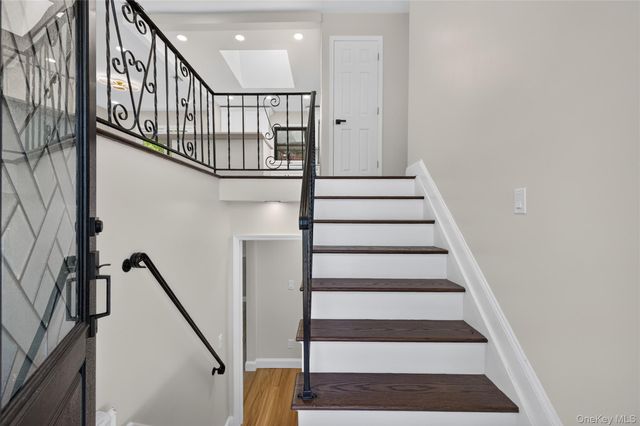 115 Arthur Avenue, Floral Park, NY 11001