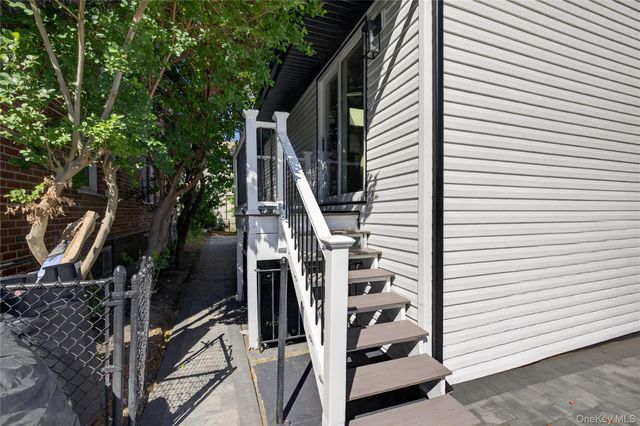 115 Arthur Avenue, Floral Park, NY 11001