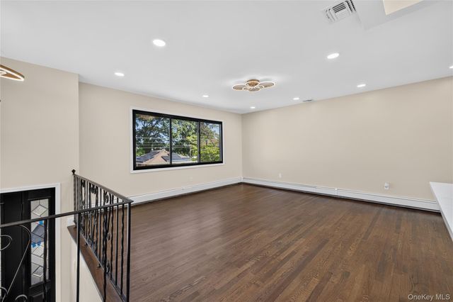 115 Arthur Avenue, Floral Park, NY 11001