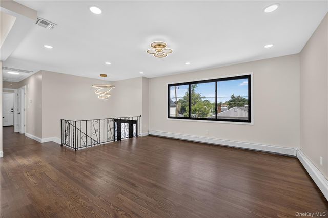 115 Arthur Avenue, Floral Park, NY 11001