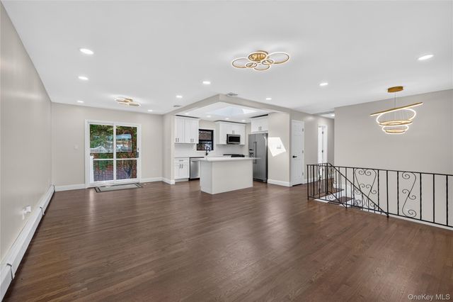 115 Arthur Avenue, Floral Park, NY 11001