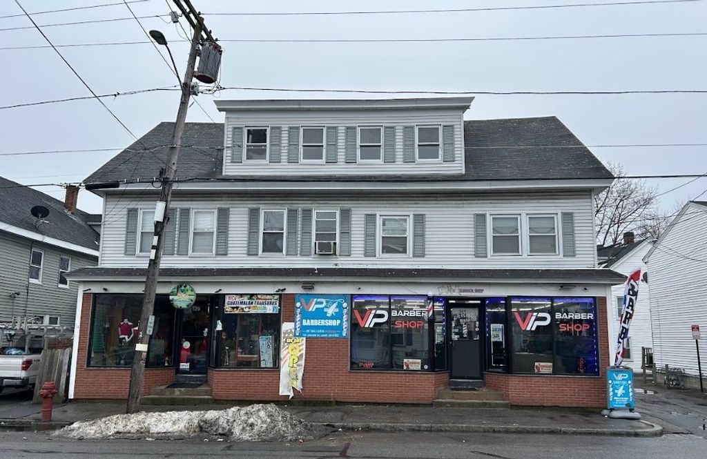 120 Lakeview Ave, Lowell, MA 01850
