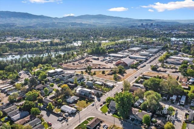 3880 Adams St, Garden City, ID 83714