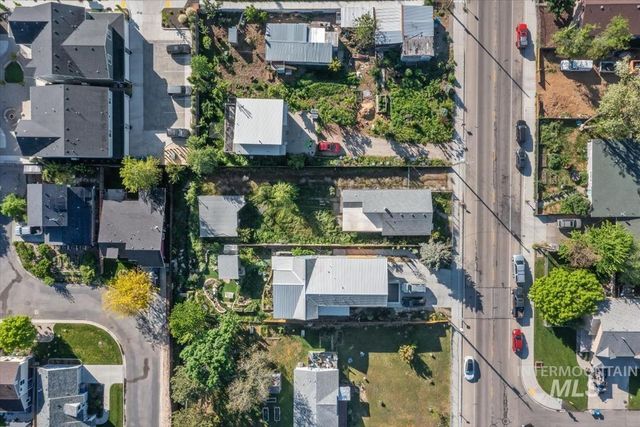 3880 Adams St, Garden City, ID 83714