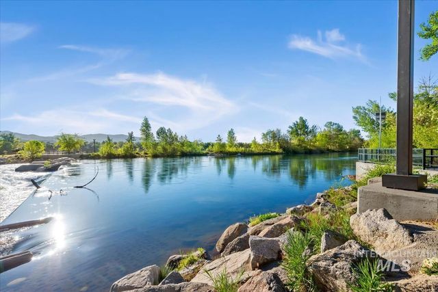 3880 Adams St, Garden City, ID 83714