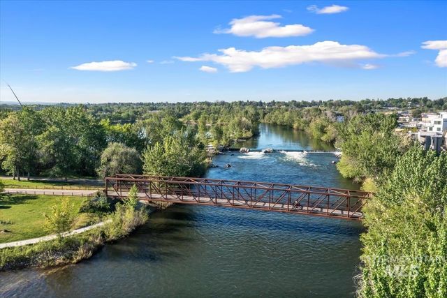 3880 Adams St, Garden City, ID 83714