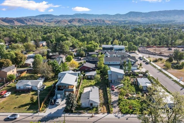 3880 Adams St, Garden City, ID 83714