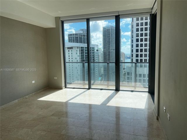 68 SE 6th St 3401, Miami, FL 33131