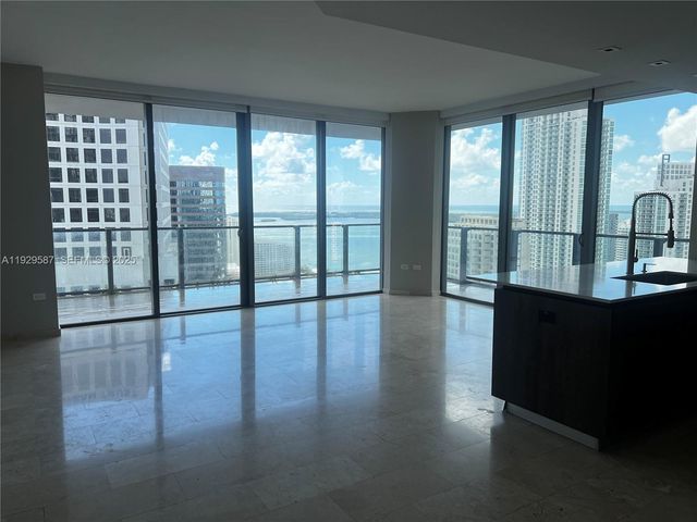 68 SE 6th St 3401, Miami, FL 33131