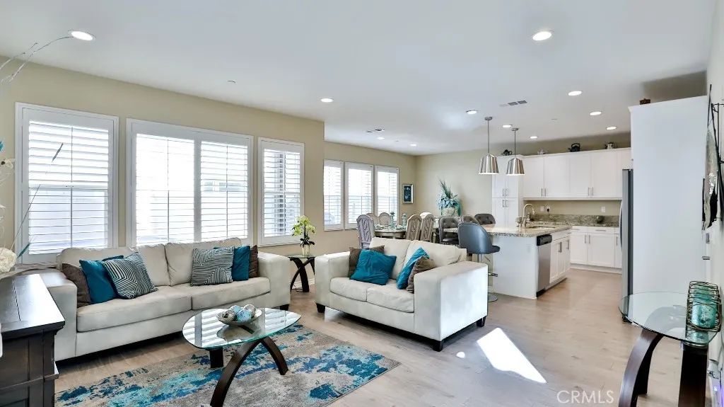 4693 Holly, Long Beach, CA 90805