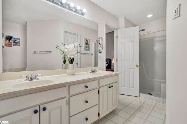 4 Knotts Court, Fountain Inn, SC 29644