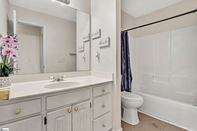 4 Knotts Court, Fountain Inn, SC 29644